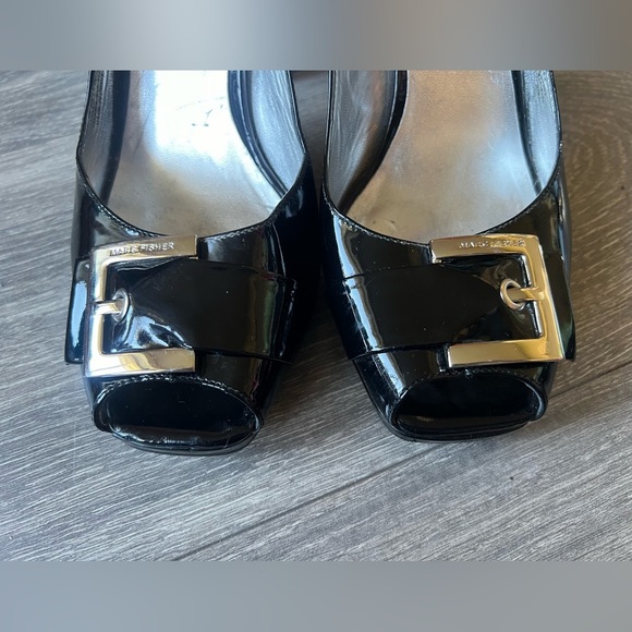 Marc fisher pilgrim buckle peep toe black patent slingback heel Size 7 - Picture 6 of 9
